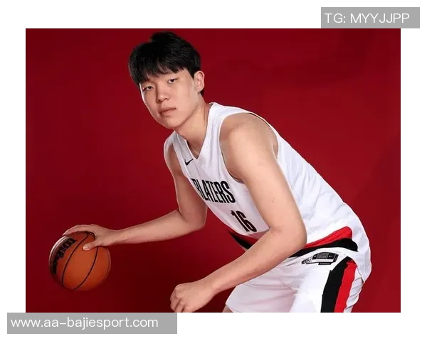 开拓者媒体人杨瀚森直言球队前景堪忧克罗宁的眼光令人失望